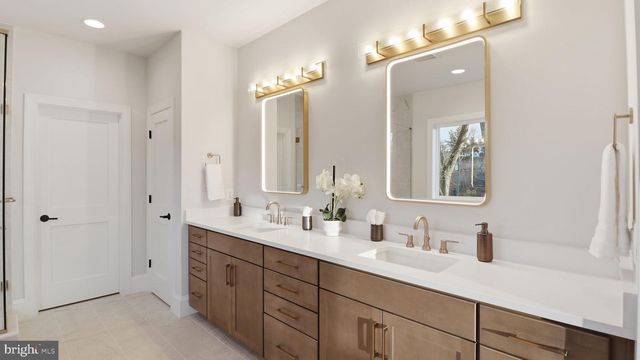 1816 N JACKSON ST, Arlington, VA 22201