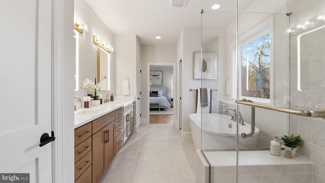 1816 N JACKSON ST, Arlington, VA 22201