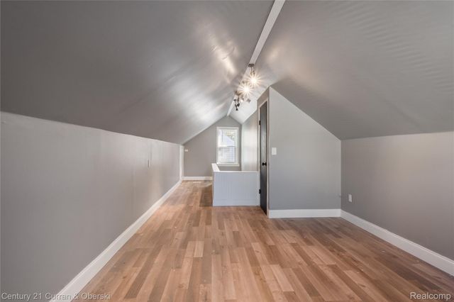 18933 Kenosha Street, Harper Woods, MI 48225