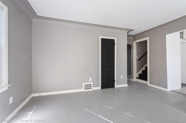 18933 Kenosha Street, Harper Woods, MI 48225