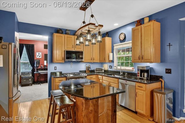 1972 Woodridge Court, Highland, MI 48357