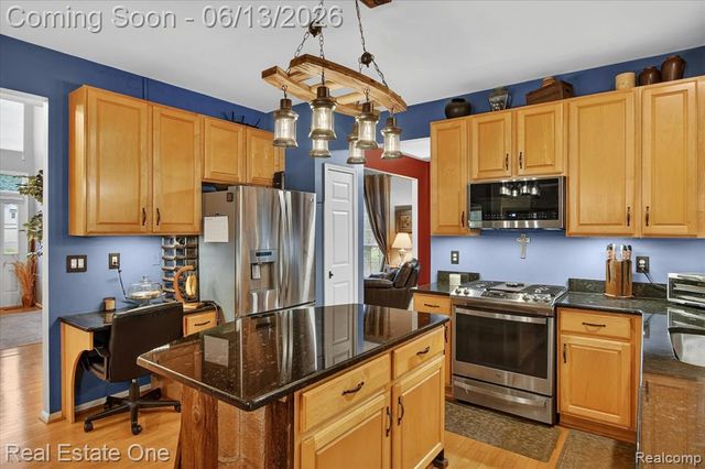 1972 Woodridge Court, Highland, MI 48357