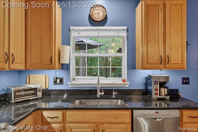 1972 Woodridge Court, Highland, MI 48357