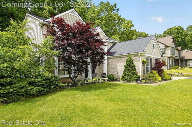 1972 Woodridge Court, Highland, MI 48357