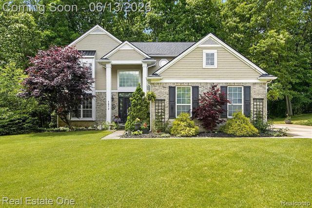 1972 Woodridge Court, Highland, MI 48357