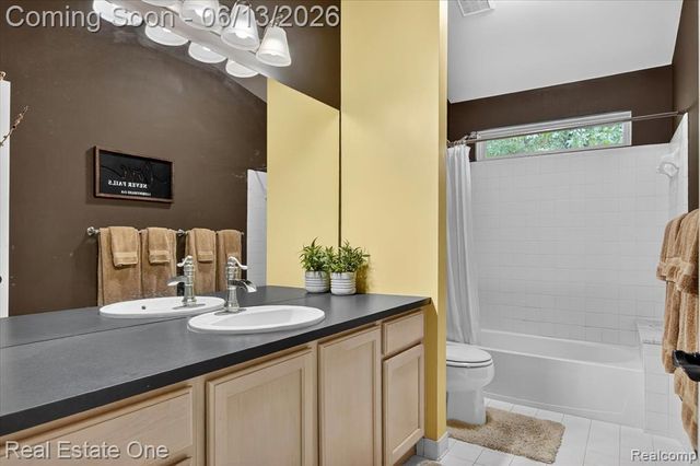 1972 Woodridge Court, Highland, MI 48357
