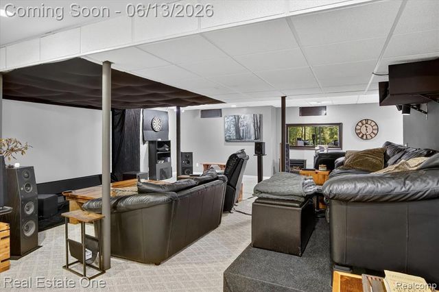 1972 Woodridge Court, Highland, MI 48357