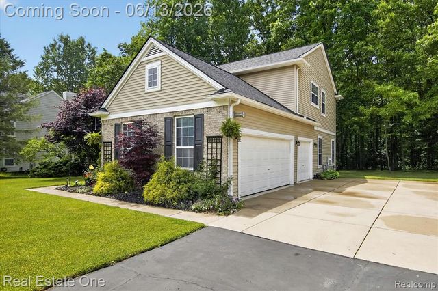 1972 Woodridge Court, Highland, MI 48357
