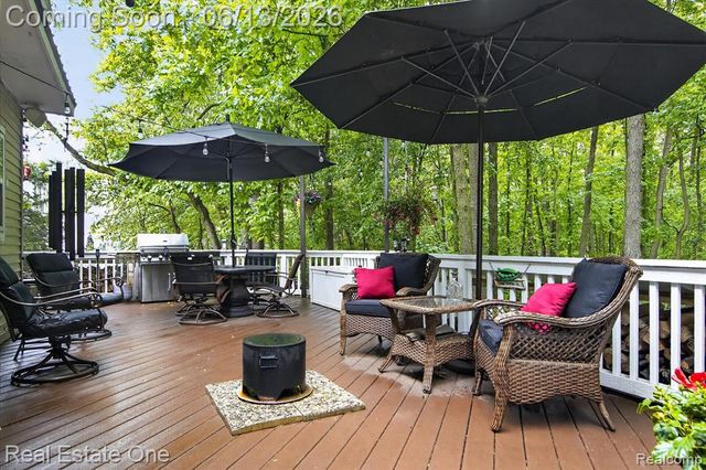 1972 Woodridge Court, Highland, MI 48357