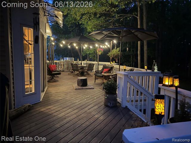 1972 Woodridge Court, Highland, MI 48357