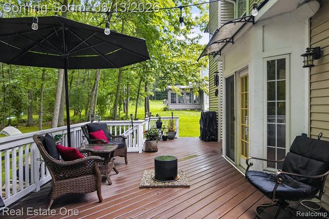 1972 Woodridge Court, Highland, MI 48357