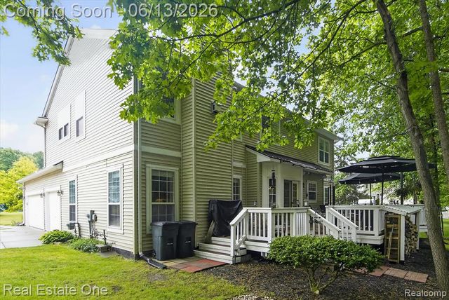1972 Woodridge Court, Highland, MI 48357