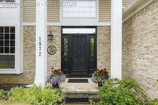 1972 Woodridge Court, Highland, MI 48357