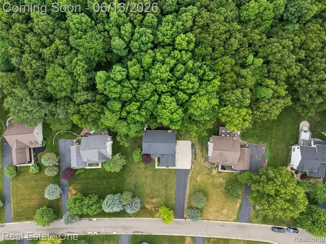 1972 Woodridge Court, Highland, MI 48357