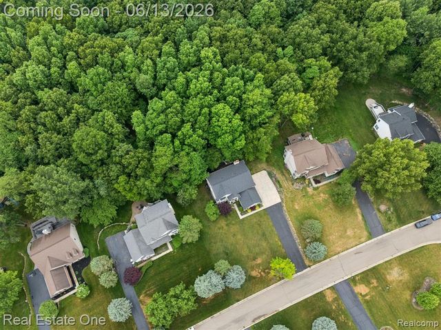 1972 Woodridge Court, Highland, MI 48357
