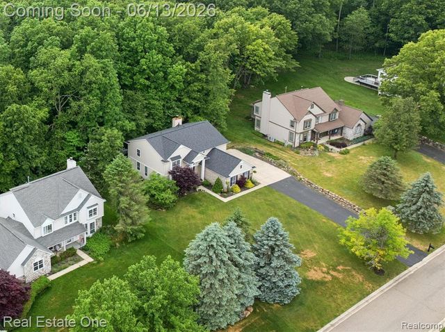 1972 Woodridge Court, Highland, MI 48357