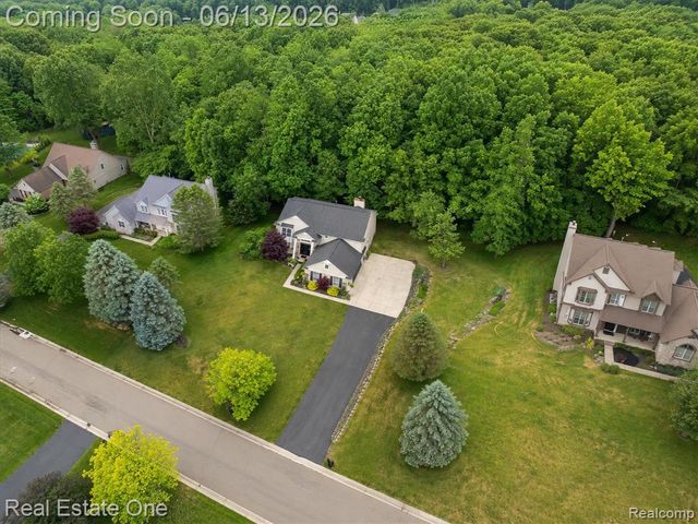 1972 Woodridge Court, Highland, MI 48357