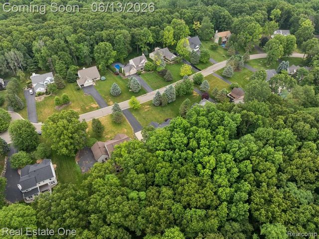 1972 Woodridge Court, Highland, MI 48357