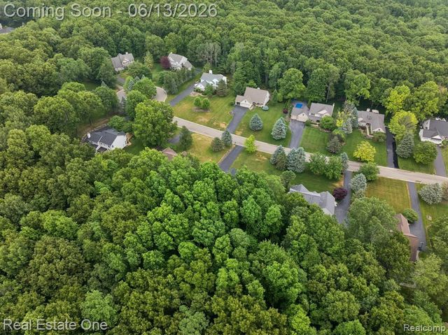 1972 Woodridge Court, Highland, MI 48357