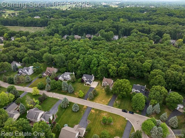 1972 Woodridge Court, Highland, MI 48357