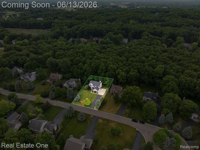 1972 Woodridge Court, Highland, MI 48357