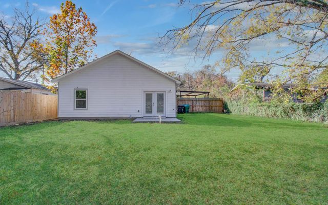 8316 Peachtree Street, Houston, TX 77016