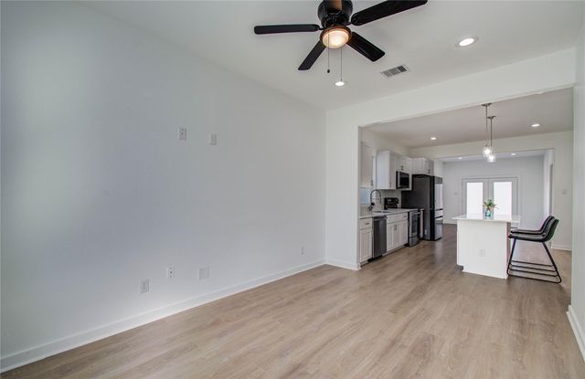 8316 Peachtree Street, Houston, TX 77016