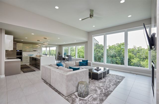 605 S Tiburon Cove, West Des Moines, IA 50266