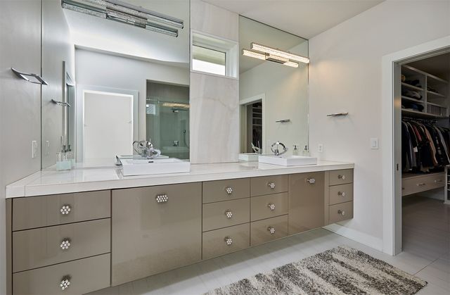 605 S Tiburon Cove, West Des Moines, IA 50266