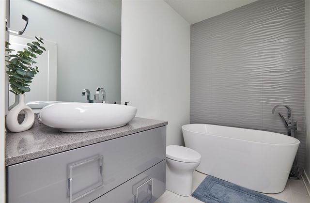605 S Tiburon Cove, West Des Moines, IA 50266