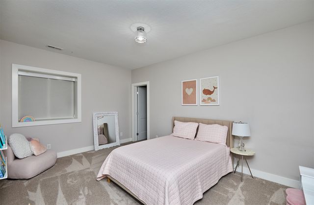 605 S Tiburon Cove, West Des Moines, IA 50266