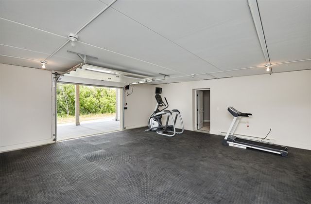 605 S Tiburon Cove, West Des Moines, IA 50266