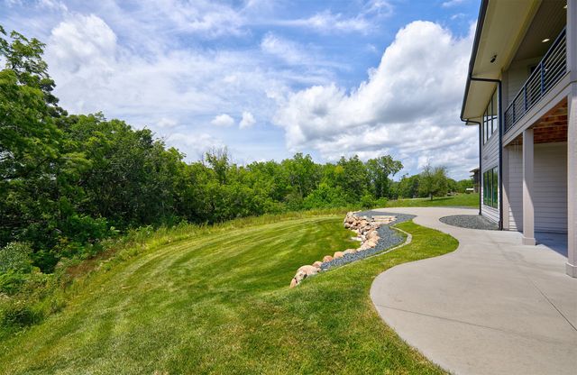 605 S Tiburon Cove, West Des Moines, IA 50266