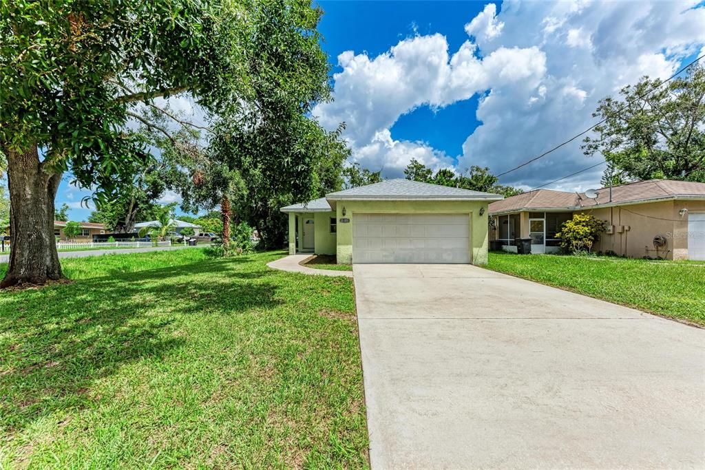 2105 36TH AVENUE E, Bradenton, FL 34208