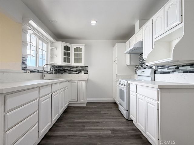 1420 Avenida Del Vista, Corona, CA 92882