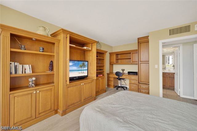 4001 Gulf Shore BLVD N 303, Naples, FL 34103