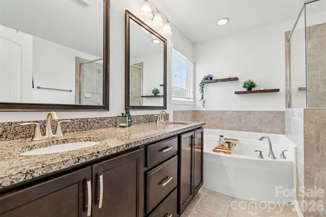 9124 Inverness Bay Road, Charlotte, NC 28278