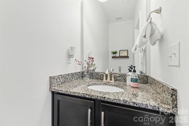 9124 Inverness Bay Road, Charlotte, NC 28278