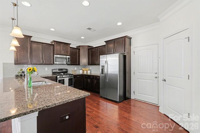 9124 Inverness Bay Road, Charlotte, NC 28278