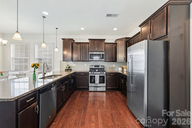 9124 Inverness Bay Road, Charlotte, NC 28278