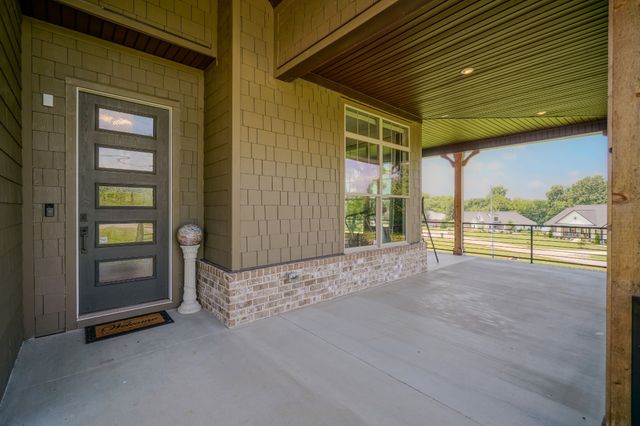 1043 Emerald Valley Dr, Castalian Springs, TN 37031