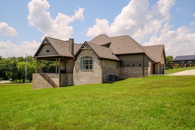 1043 Emerald Valley Dr, Castalian Springs, TN 37031