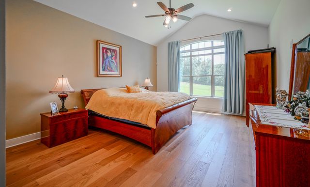 1043 Emerald Valley Dr, Castalian Springs, TN 37031