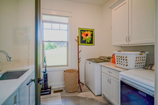 1043 Emerald Valley Dr, Castalian Springs, TN 37031