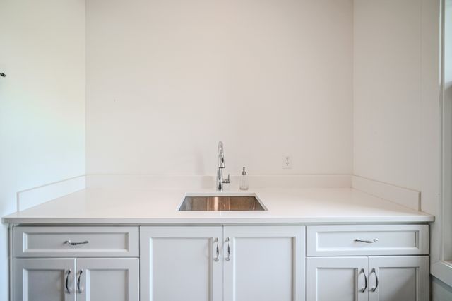 1043 Emerald Valley Dr, Castalian Springs, TN 37031