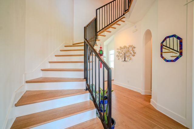 1043 Emerald Valley Dr, Castalian Springs, TN 37031