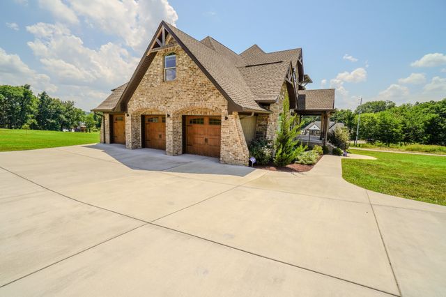 1043 Emerald Valley Dr, Castalian Springs, TN 37031