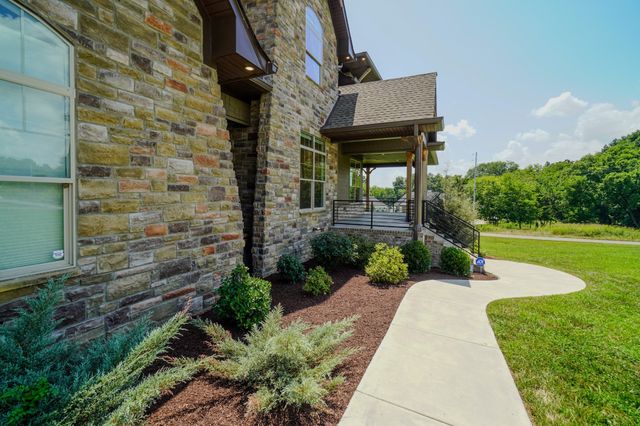 1043 Emerald Valley Dr, Castalian Springs, TN 37031