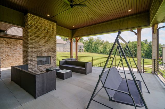 1043 Emerald Valley Dr, Castalian Springs, TN 37031