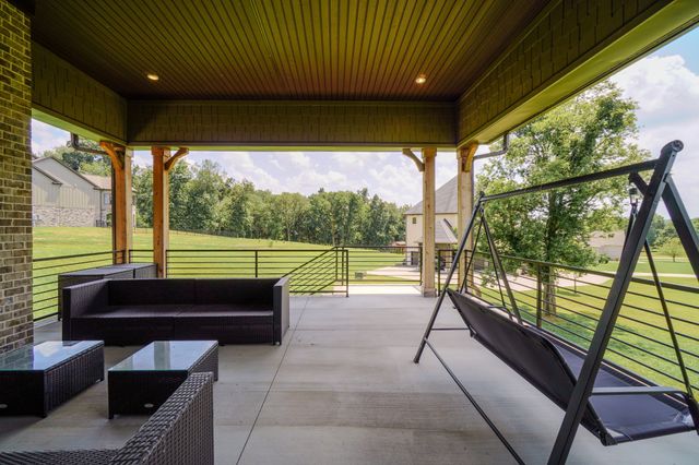 1043 Emerald Valley Dr, Castalian Springs, TN 37031
